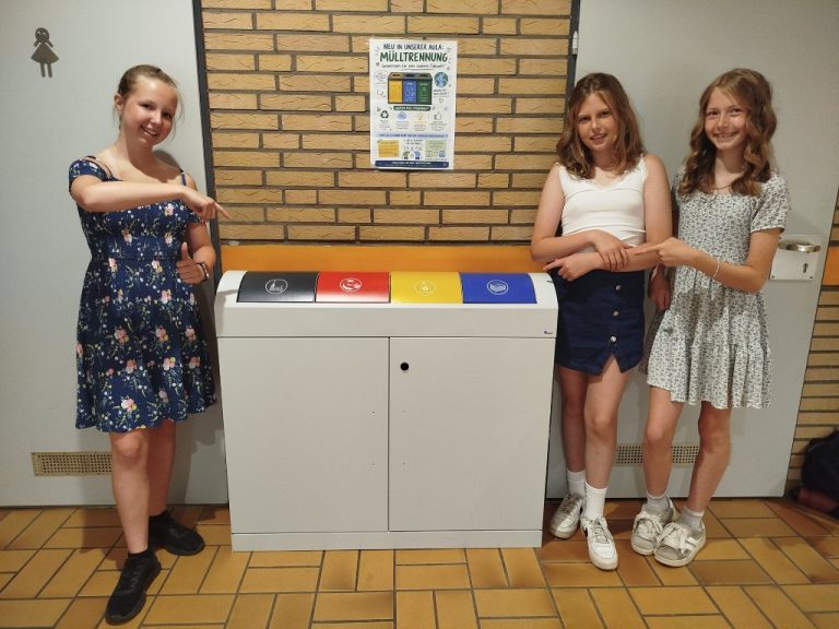 Saubere Sache: Drei Schülerinnen bringen Mülltrennung an die Schule